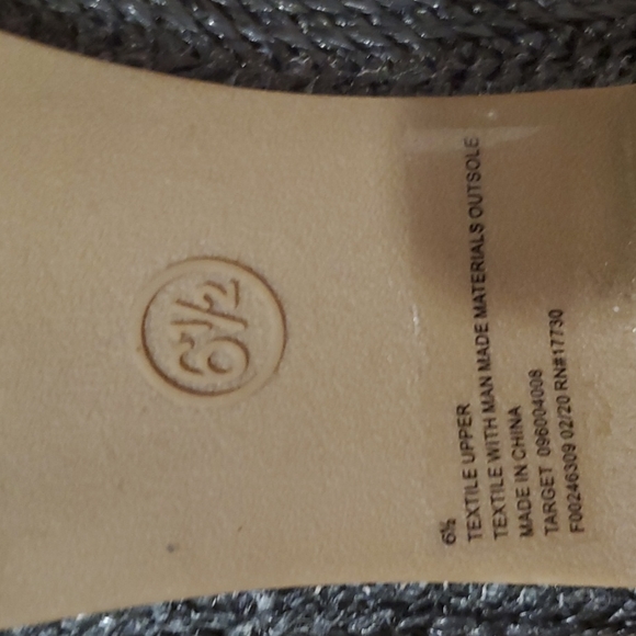 Universal Thread Rattan Flats - Picture 4 of 4